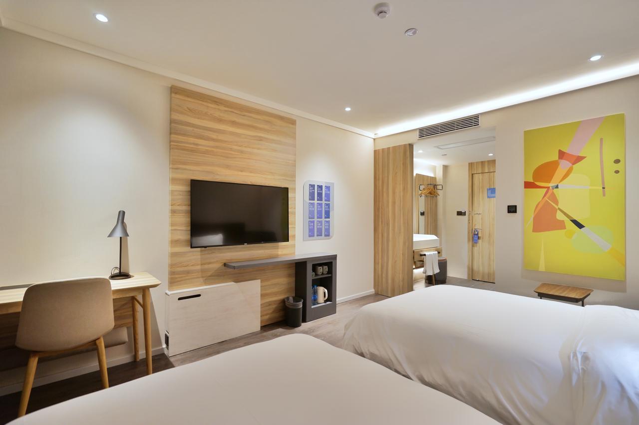 Hanting Premium Hotel Shanghai Hongqiao West Zhongshan Road Bagian luar foto
